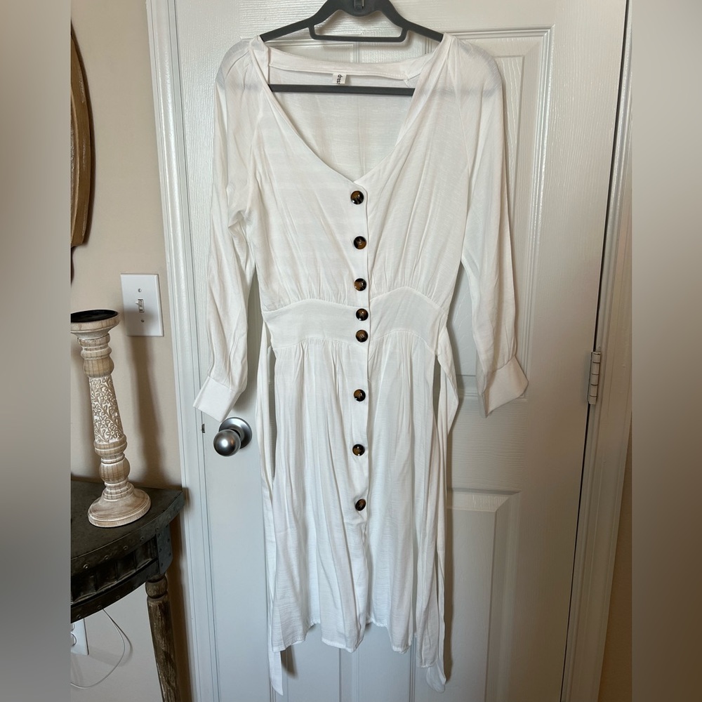 🆕 DRESS BARN White Long Sleeve Belted V-Neck Midi Dress - Size M